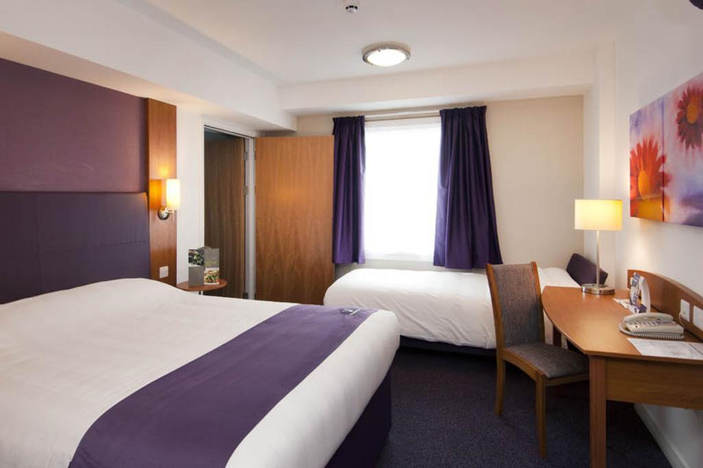 Premier Inn Newcastle City Centre Millennium Bridge חדר תמונה