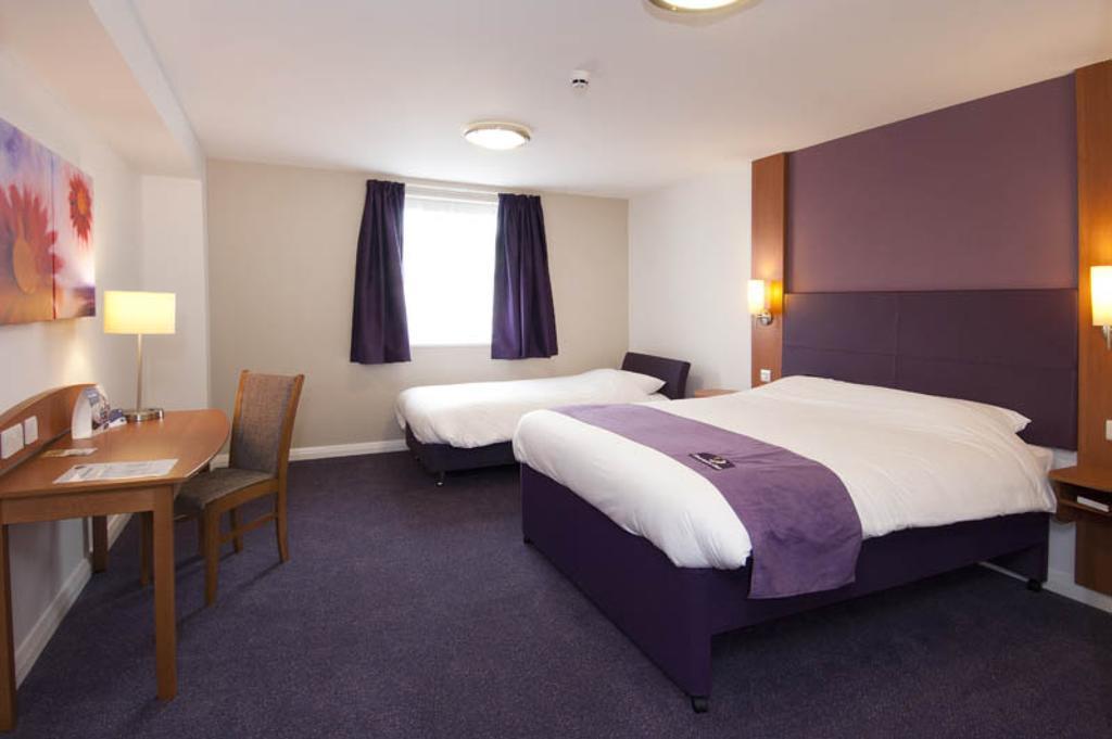 Premier Inn Newcastle City Centre Millennium Bridge חדר תמונה