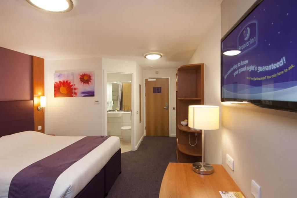 Premier Inn Newcastle City Centre Millennium Bridge מראה חיצוני תמונה